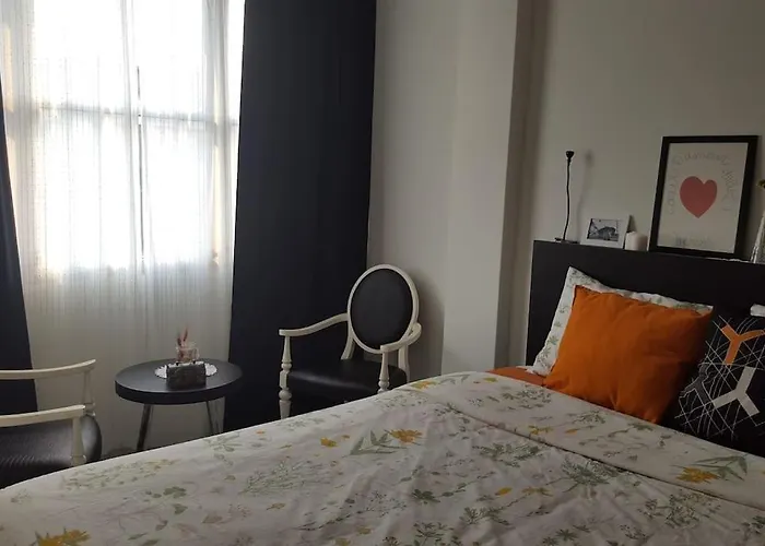 Piso Con Encanto En Coruna. *