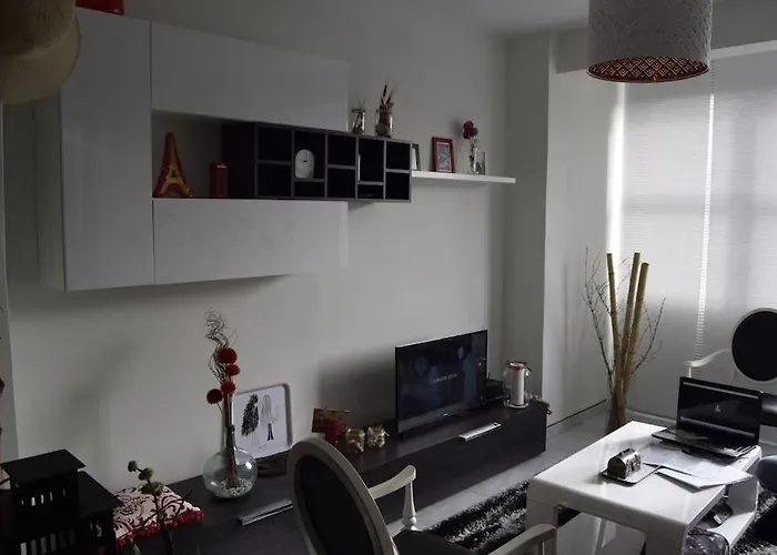 Piso Con Encanto En Coruna. 아파트